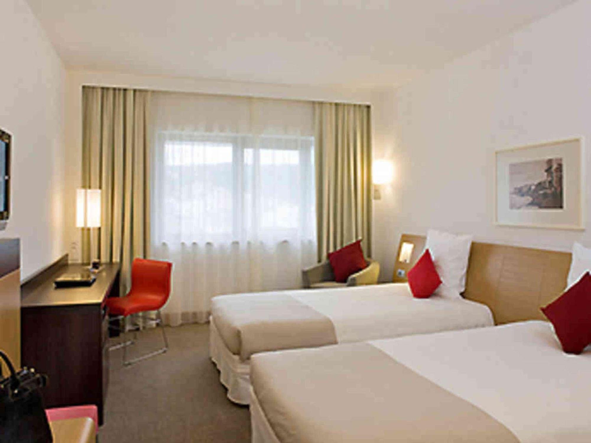 Novotel Paris Pont De Sevres Exterior photo
